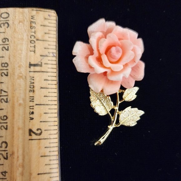 Vintage Pink Lucite Rose Brooch 1 - Picture 2 of 3